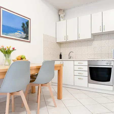 Apartment Beach Bucina Baska Voda
