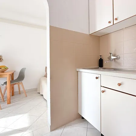 Beach Bucina Apartment Baska Voda