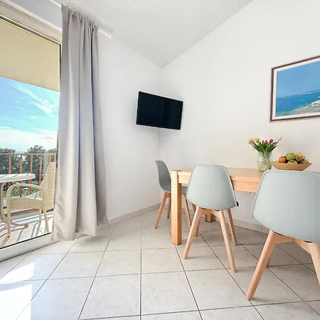 Beach Bucina Apartment *