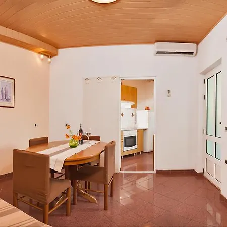 Apartment Beach Bucina