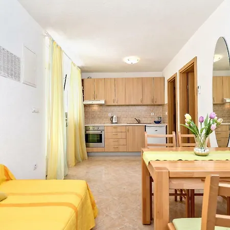 Beach Bucina Apartment